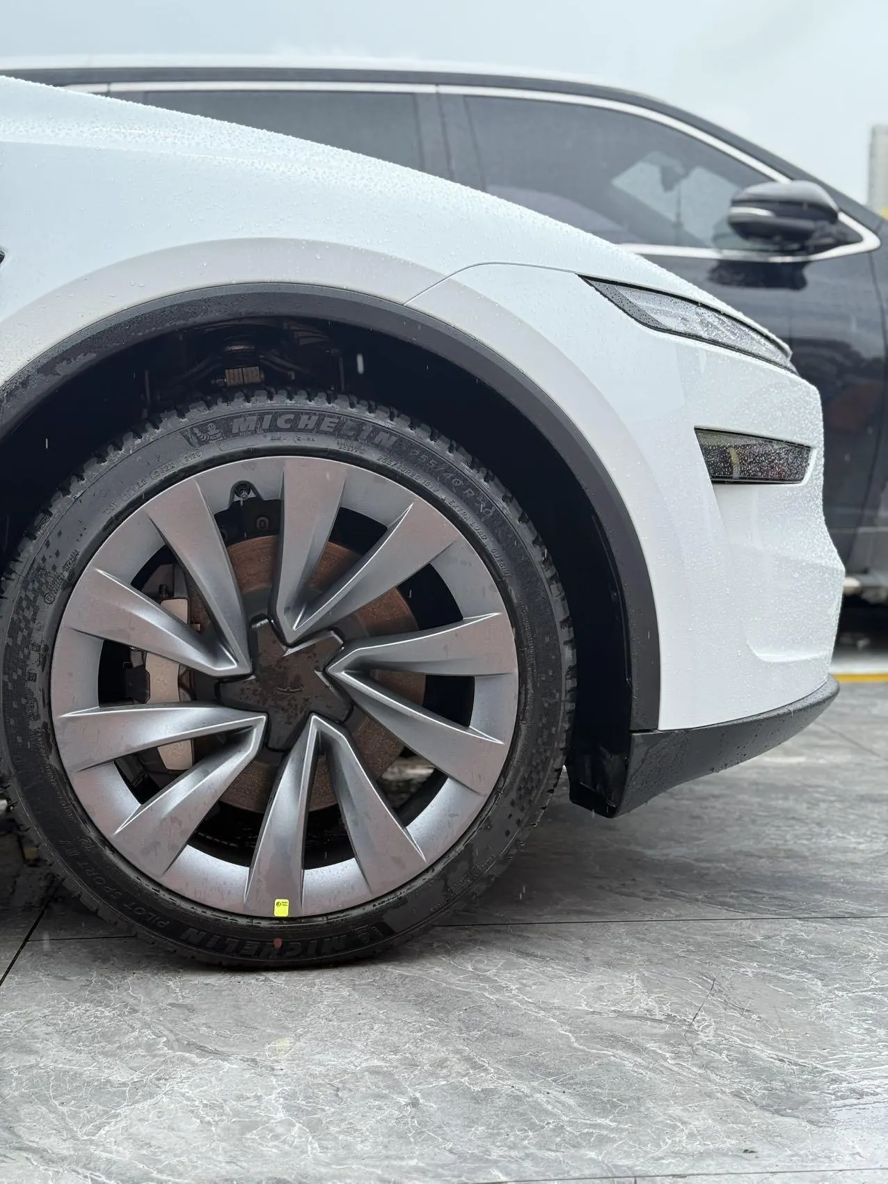 Tesla 2026 Model Y long endurance all-wheel drive version automatic transmission 7