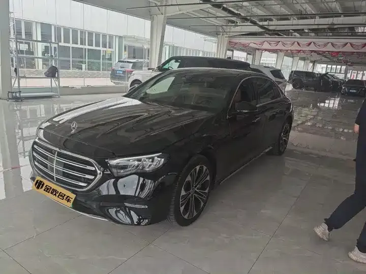Открыть галерею: Mercedes Benz E-Class New Energy 2024 E 350 e L Plug-in Hybrid Car