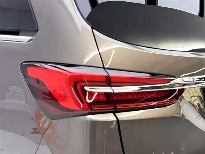 Buick GL8 2023 model changed to land business class luxury model 10