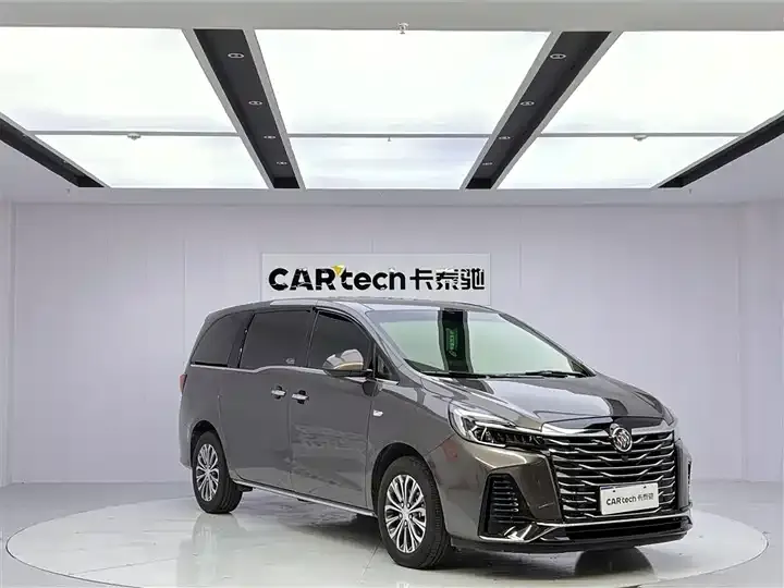 Buick GL8 2023 model changed to land business class luxury model 2