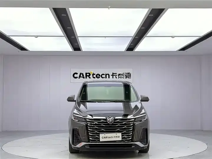 Buick GL8 2023 model changed to land business class luxury model 3