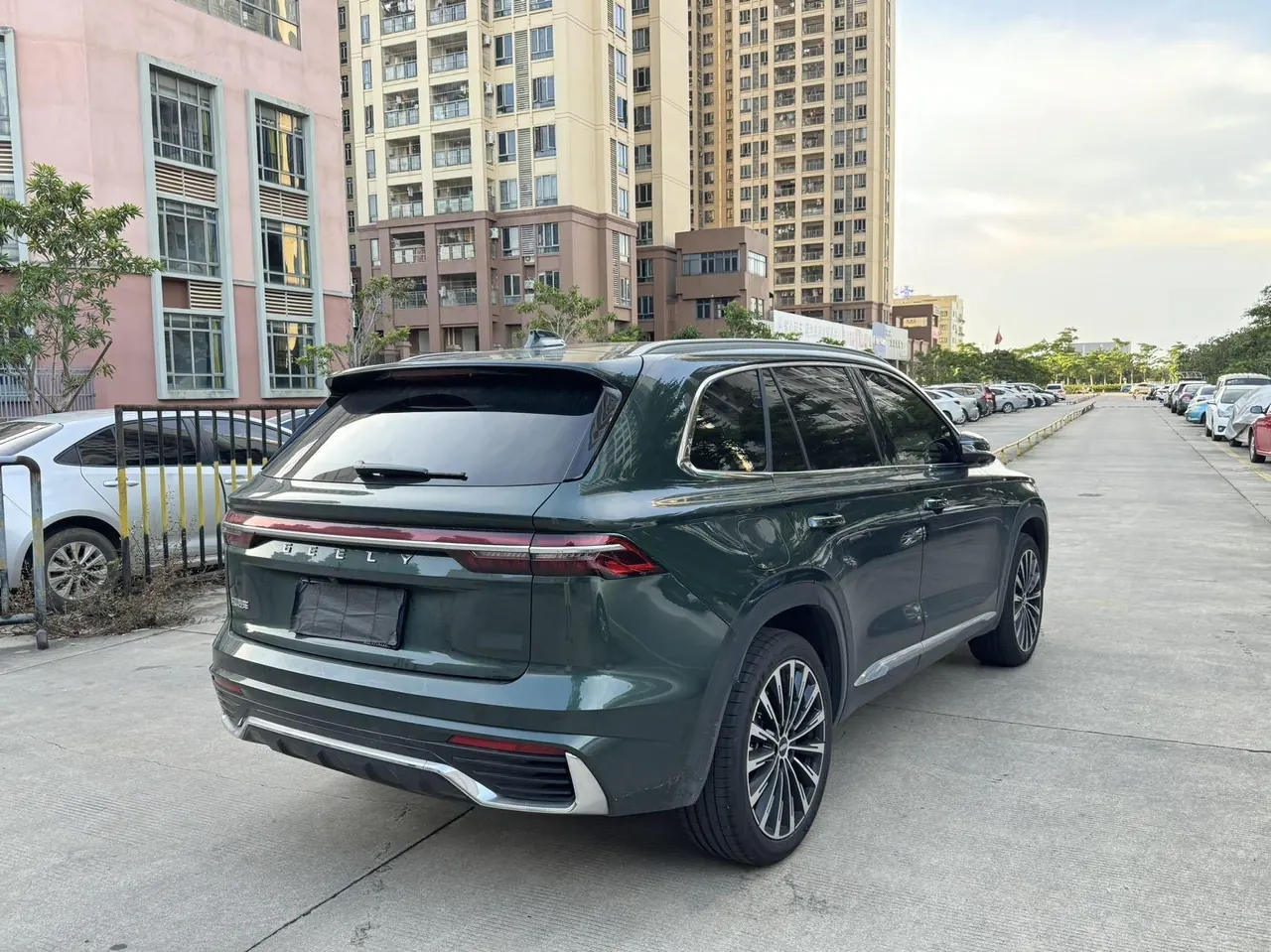 Geely 2026 XingyueL (Monjaro) 2.0TD Oriental Obsidian Star Edition Automatic Gear 3