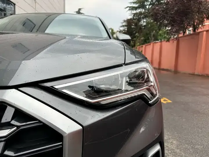 Audi Q3 2022 35 TFSI Fashion Dynamic 3