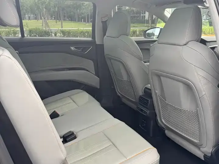 Audi Q5 e-tron 2022 40 e-tron star shining royal suit 12