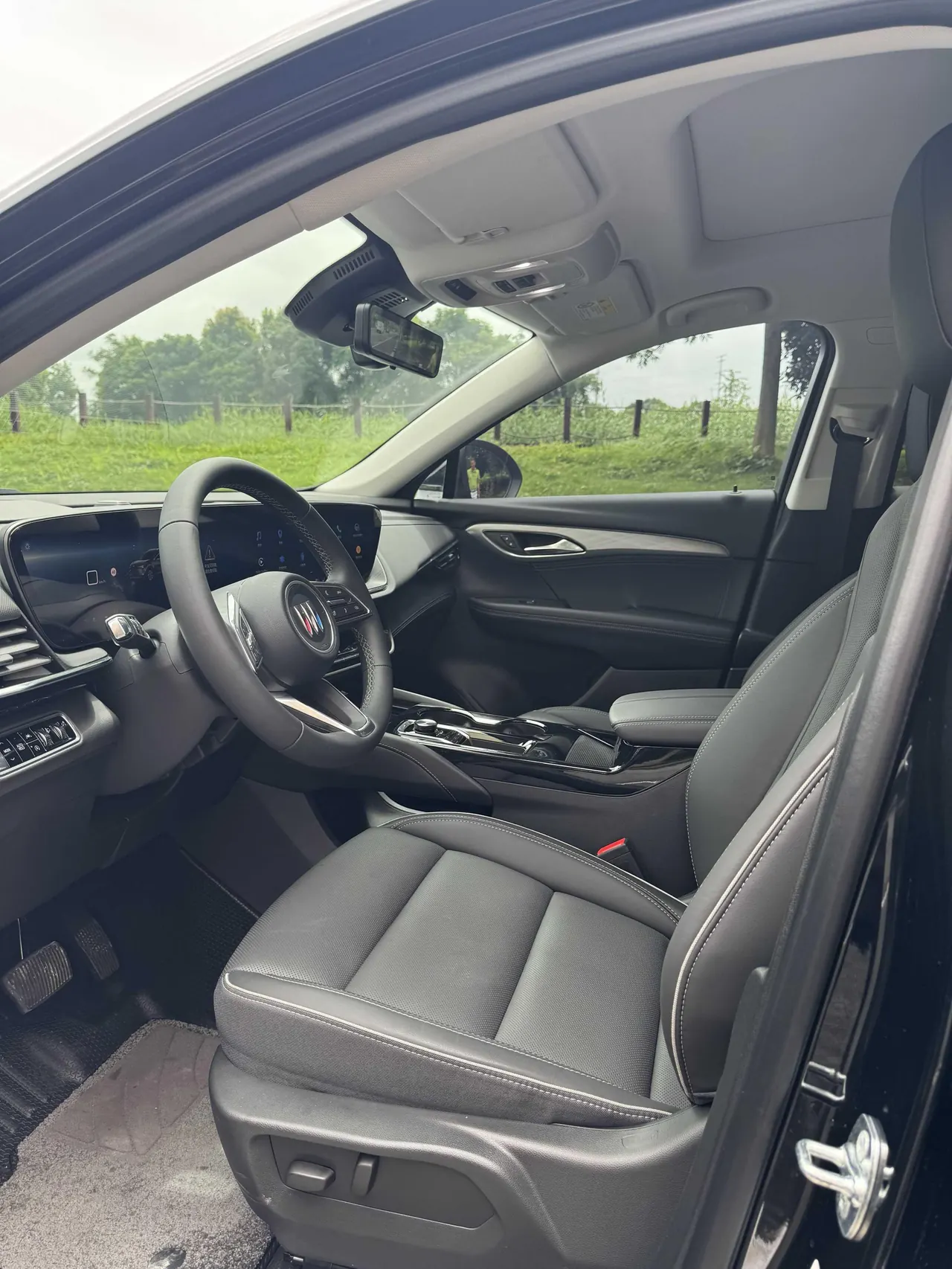 Buick 2025 Angkewei Plus 2.0T 28T Two-Drive Platinum Edition Automatic Gear 6