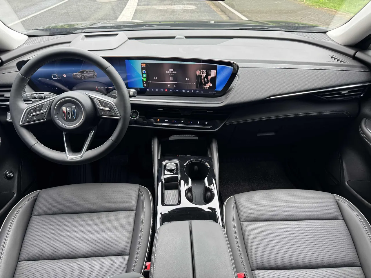 Buick 2025 Angkewei Plus 2.0T 28T Two-Drive Platinum Edition Automatic Gear 7