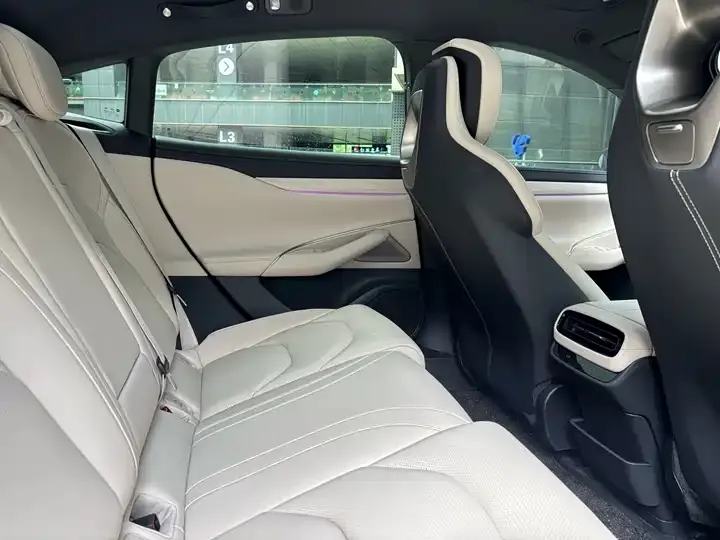 MI SU7 2024 Rear Drive Super Long Endurance High-end Smart Driving Pro Edition 7