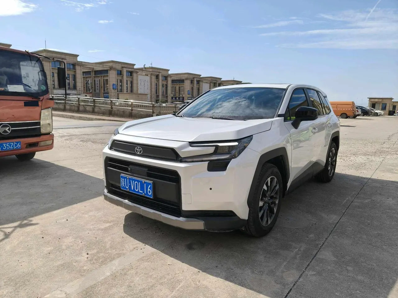 Toyota 2026 RAV4 Rongbo 2.0 Stepless Two-Drive Deluxe Automatic Gear - View 1