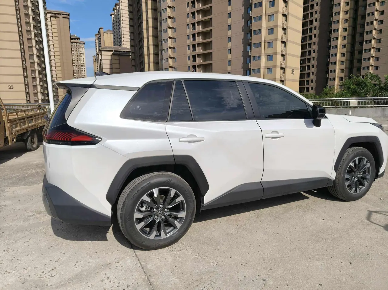 Toyota 2026 RAV4 Rongbo 2.0 Stepless Two-Drive Deluxe Automatic Gear 3