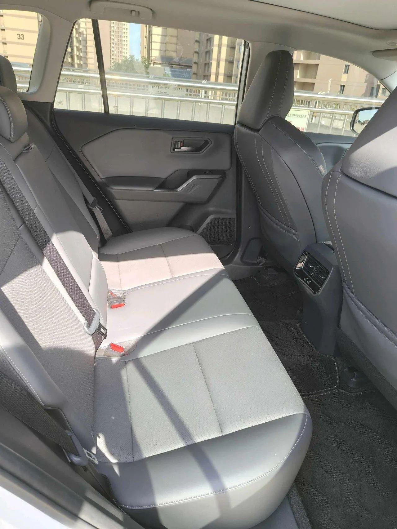 Toyota 2026 RAV4 Rongbo 2.0 Stepless Two-Drive Deluxe Automatic Gear 6