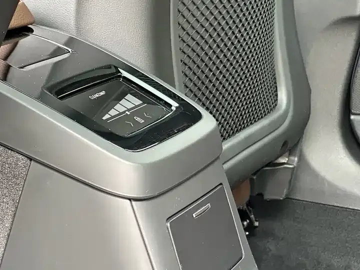Volvo S90 Plug-in Hybrid 2021 T8 E Drive Hybrid Zhiyi Deluxe Edition 12