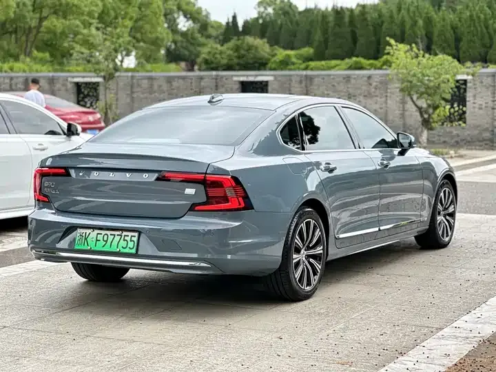 Volvo S90 Plug-in Hybrid 2021 T8 E Drive Hybrid Zhiyi Deluxe Edition 4
