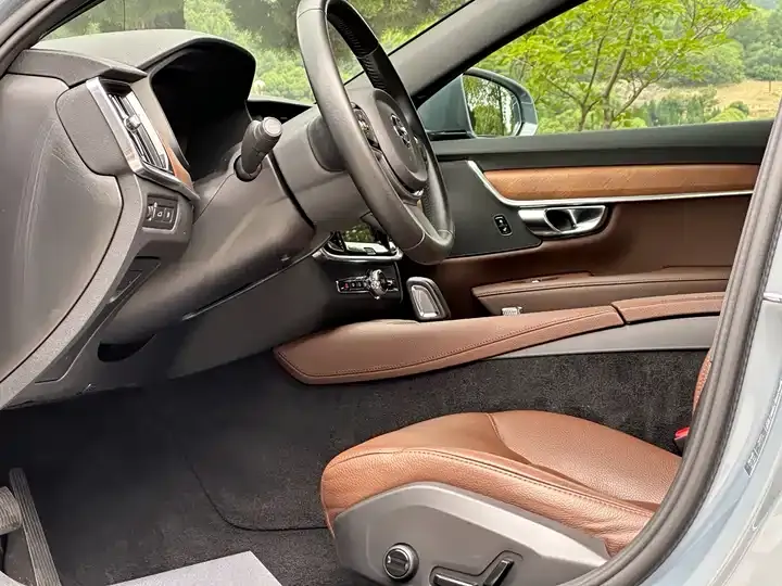 Volvo S90 Plug-in Hybrid 2021 T8 E Drive Hybrid Zhiyi Deluxe Edition 9