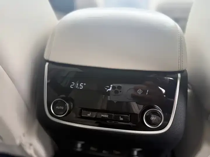 Li ONE 2020 extended 6-seat version 10