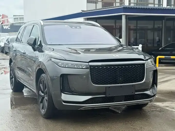Li ONE 2020 extended 6-seat version 3