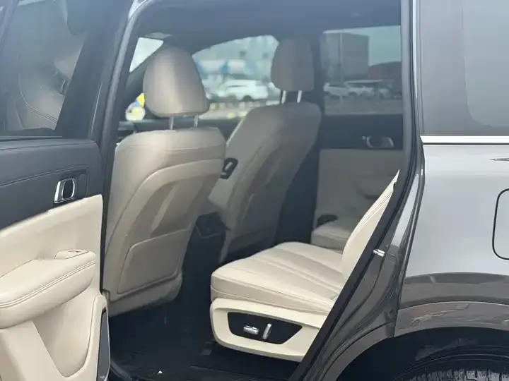 Li ONE 2020 extended 6-seat version 7