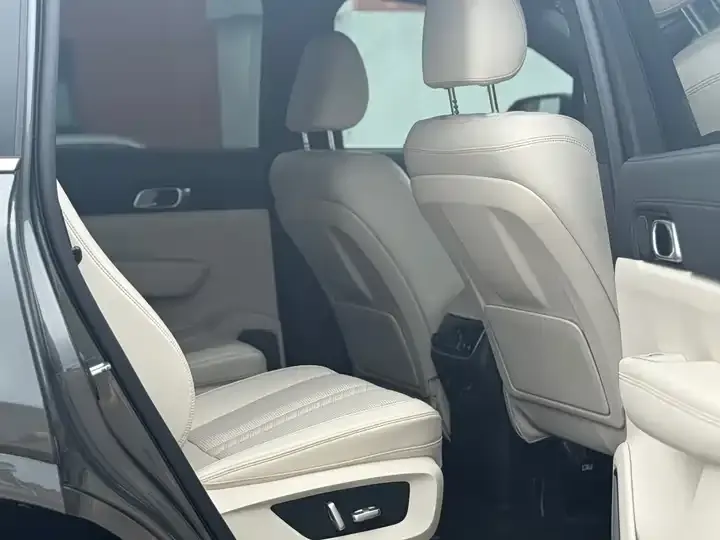 Li ONE 2020 extended 6-seat version 9