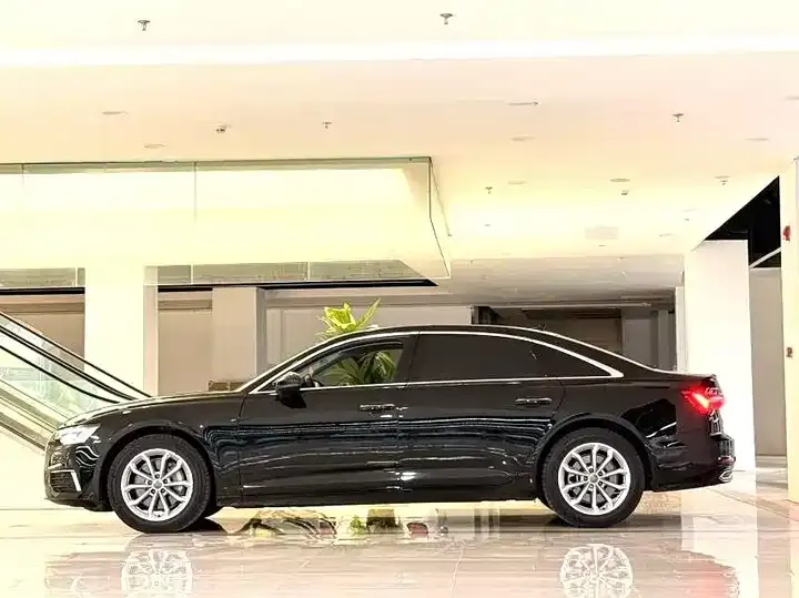 Audi A6L 2021 40 TFSI Deluxe Elegant 3