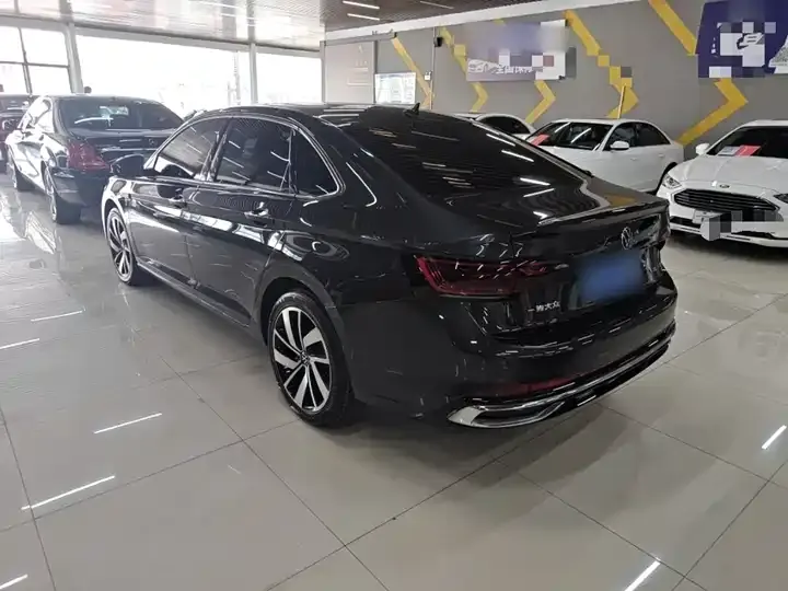 Sagittarius 2023 300TSI DSG Exceed Edition 8