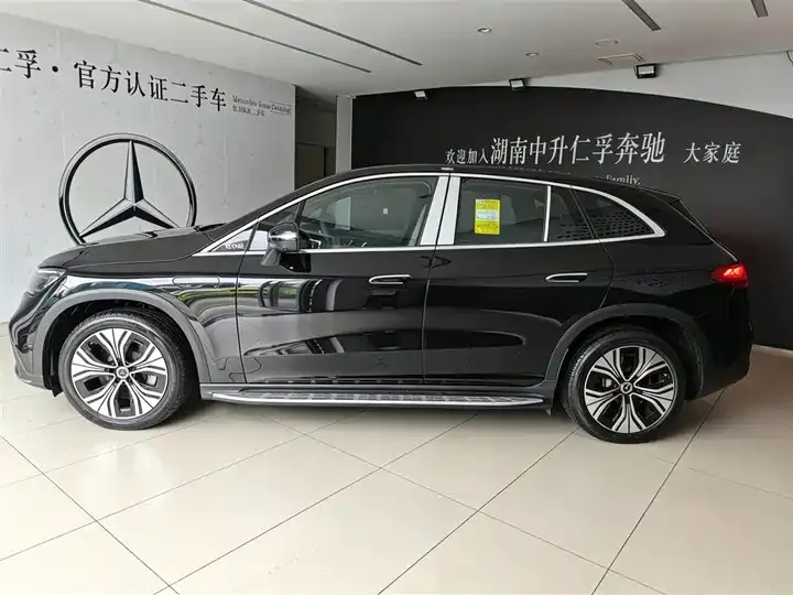 Mercedes Benz EQE SUV 2024 500 4MATIC Pioneer Edition 4