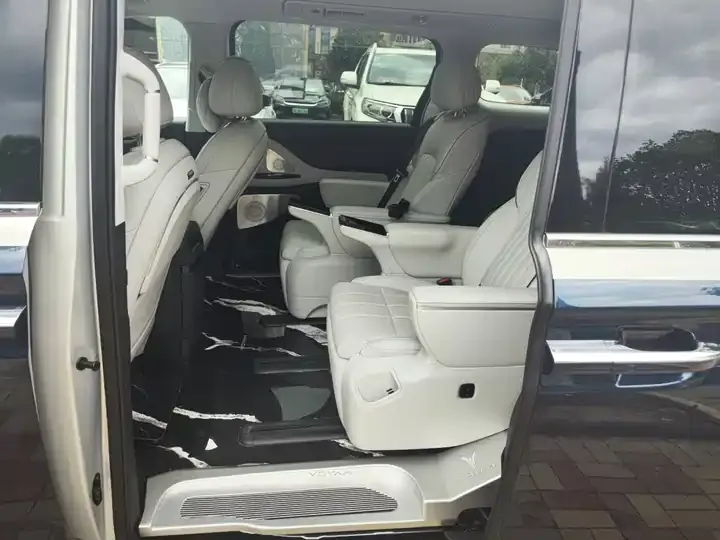 Voyah Dreamer 2025 PHEV Four-wheel Drive Flagship Dry Kun Edition 4