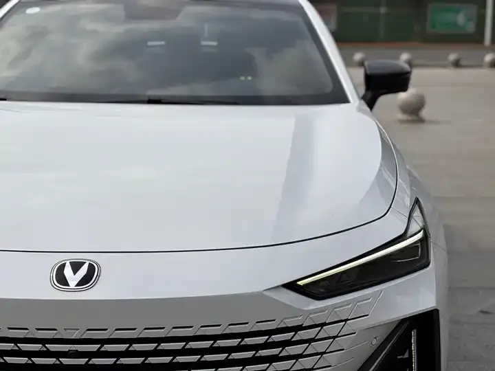 ChangAn UNI-V 2022 1.5T Honorable Model 10