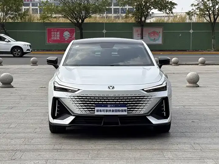 ChangAn UNI-V 2022 1.5T Honorable Model 2
