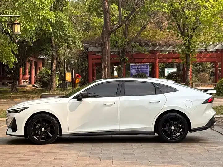 ChangAn UNI-V 2022 1.5T Honorable Model 7