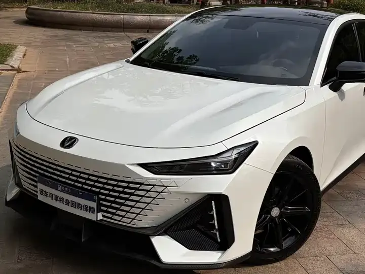 ChangAn UNI-V 2022 1.5T Honorable Model 8