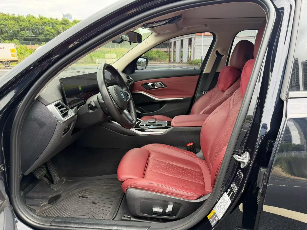 BMW 2022 i3 eDrive 35L automatic gear 4