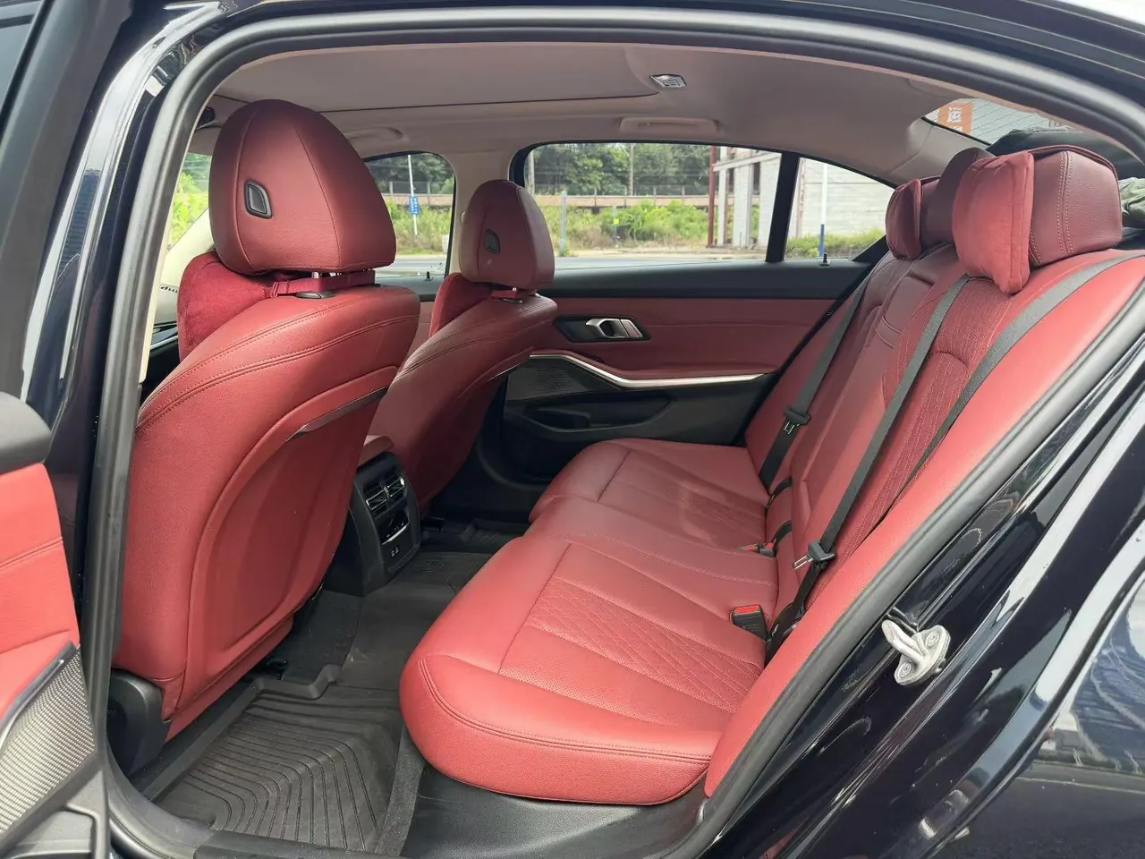 BMW 2022 i3 eDrive 35L automatic gear 5