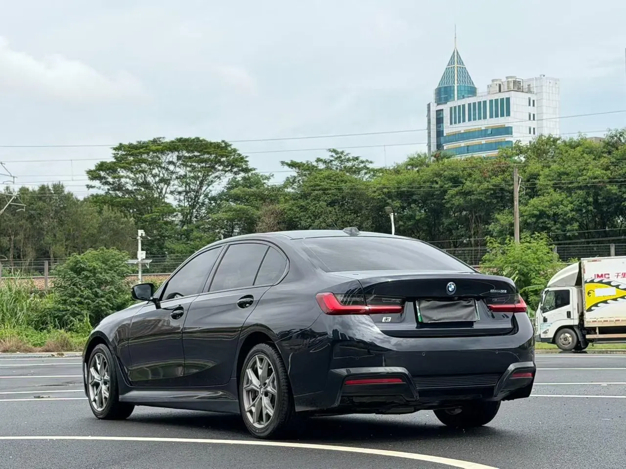 BMW 2022 i3 eDrive 35L automatic gear 9
