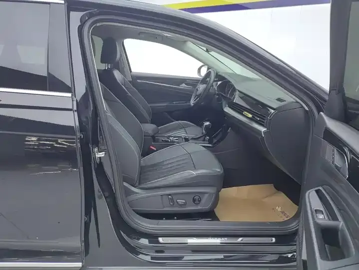 Passat 2023 facelift 330TSI Star Elite Edition 8