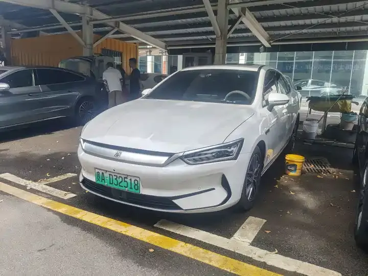 Qin PLUS 2021 EV 500KM Honorable Model - View 1