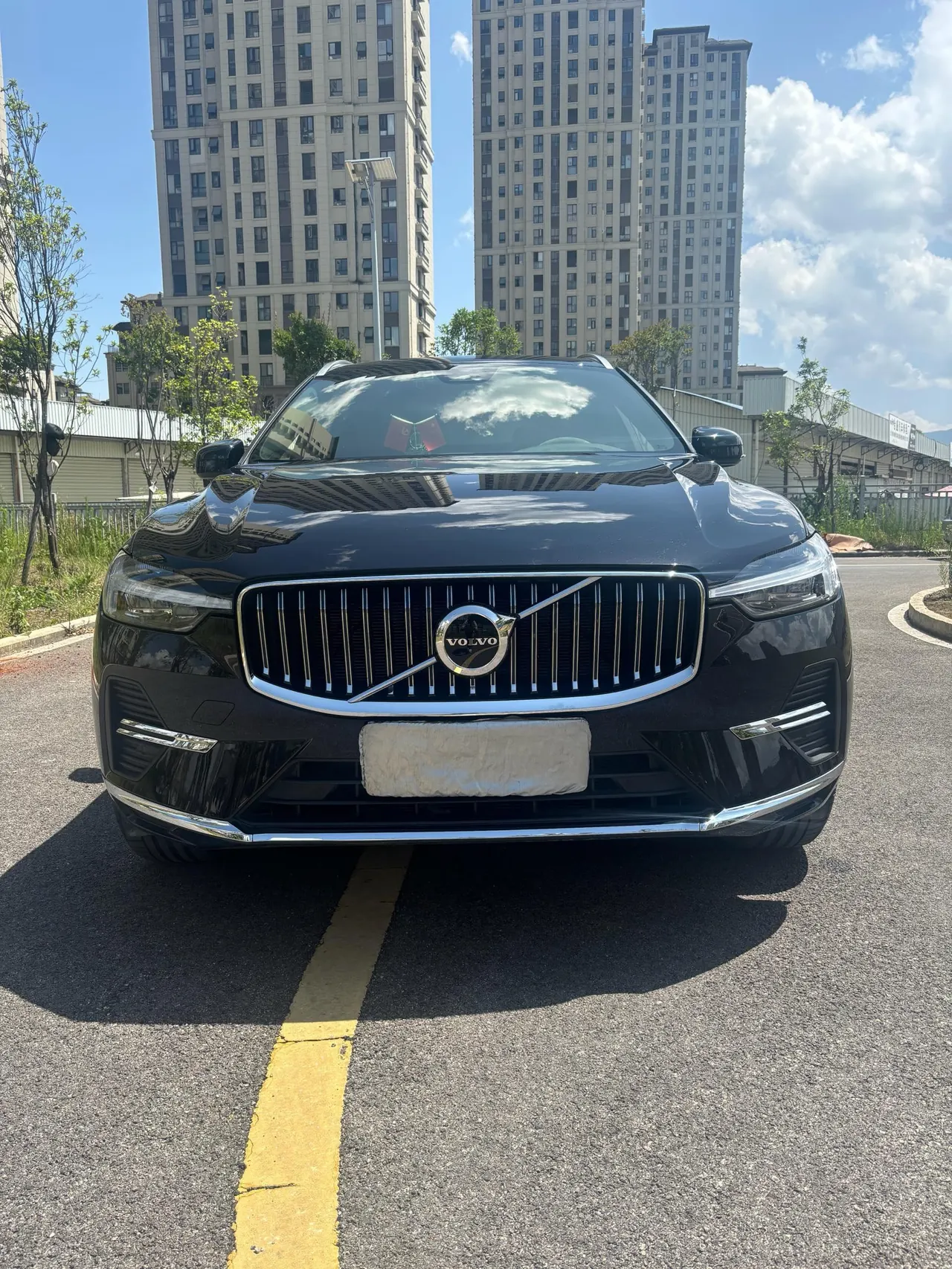 Volvo 2025 XC60 48V 2.0T B5 4-wheel-drive Zhiyi Deluxe Edition Automatic Gear 3