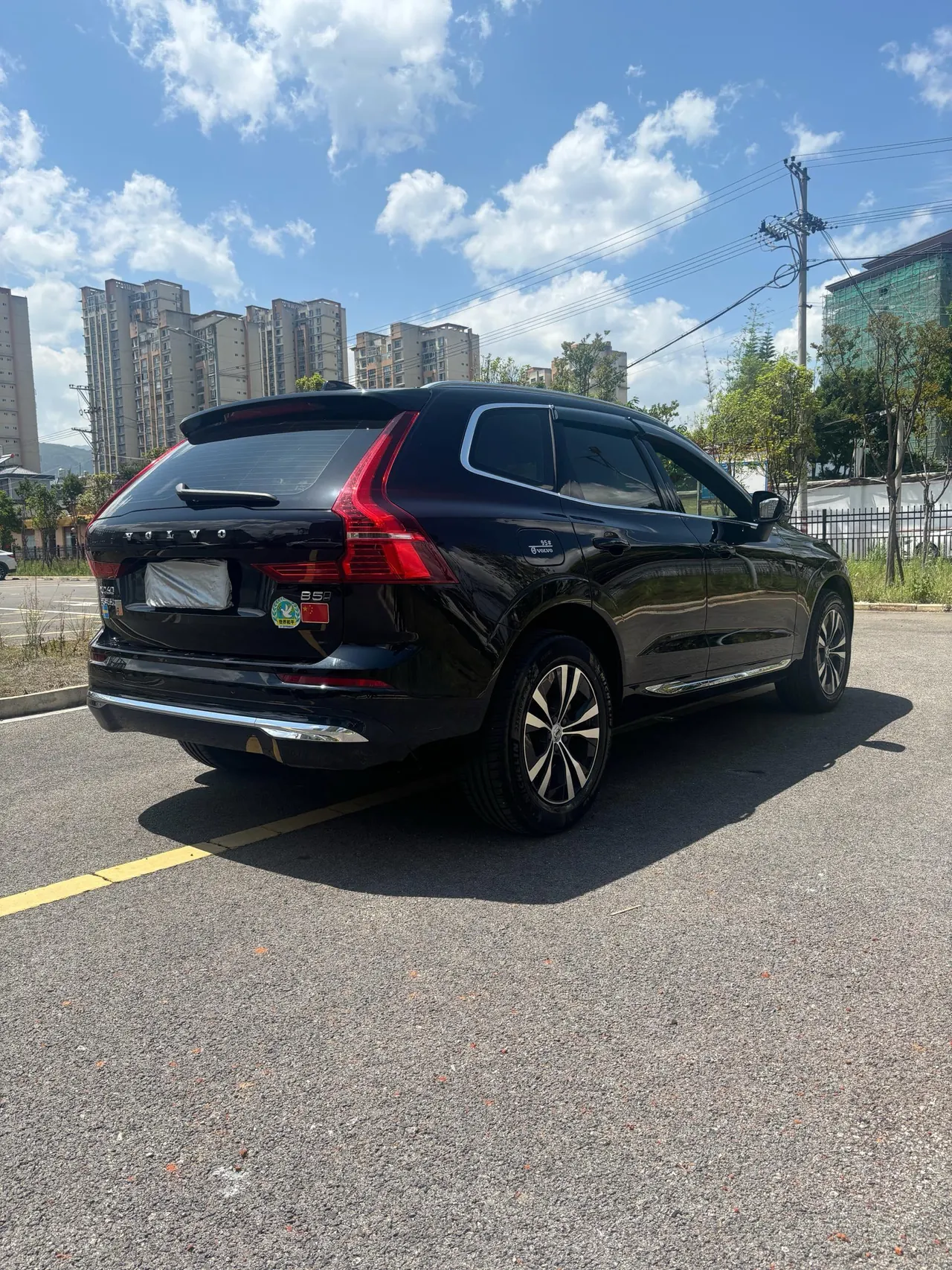 Volvo 2025 XC60 48V 2.0T B5 4-wheel-drive Zhiyi Deluxe Edition Automatic Gear 7