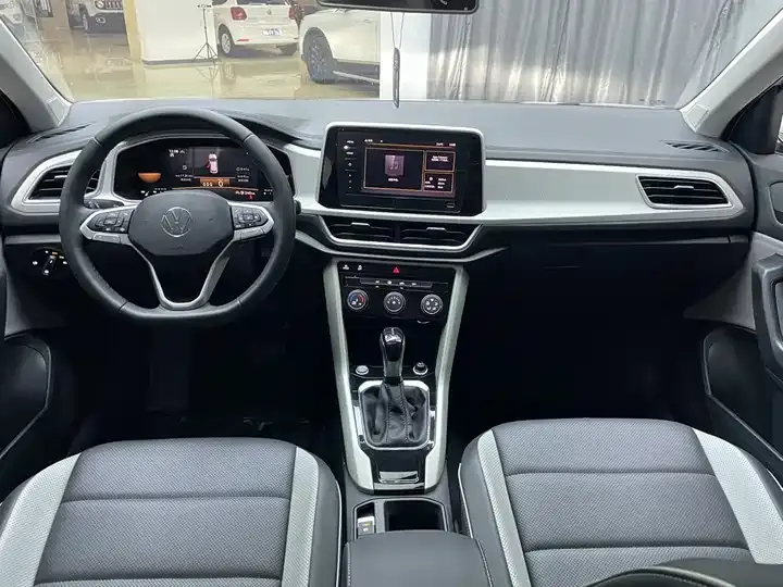 T-ROC Tange 2025 280TSI DSG Two-Drive Time Edition 6