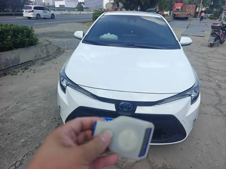 Toyota 2022 Lei Ling Shuangqing 1.8H Stepless Enterprising Automatic Gear 2