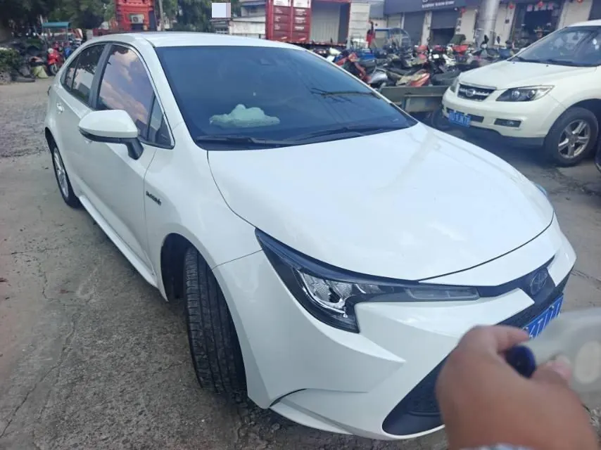 Toyota 2022 Lei Ling Shuangqing 1.8H Stepless Enterprising Automatic Gear 3