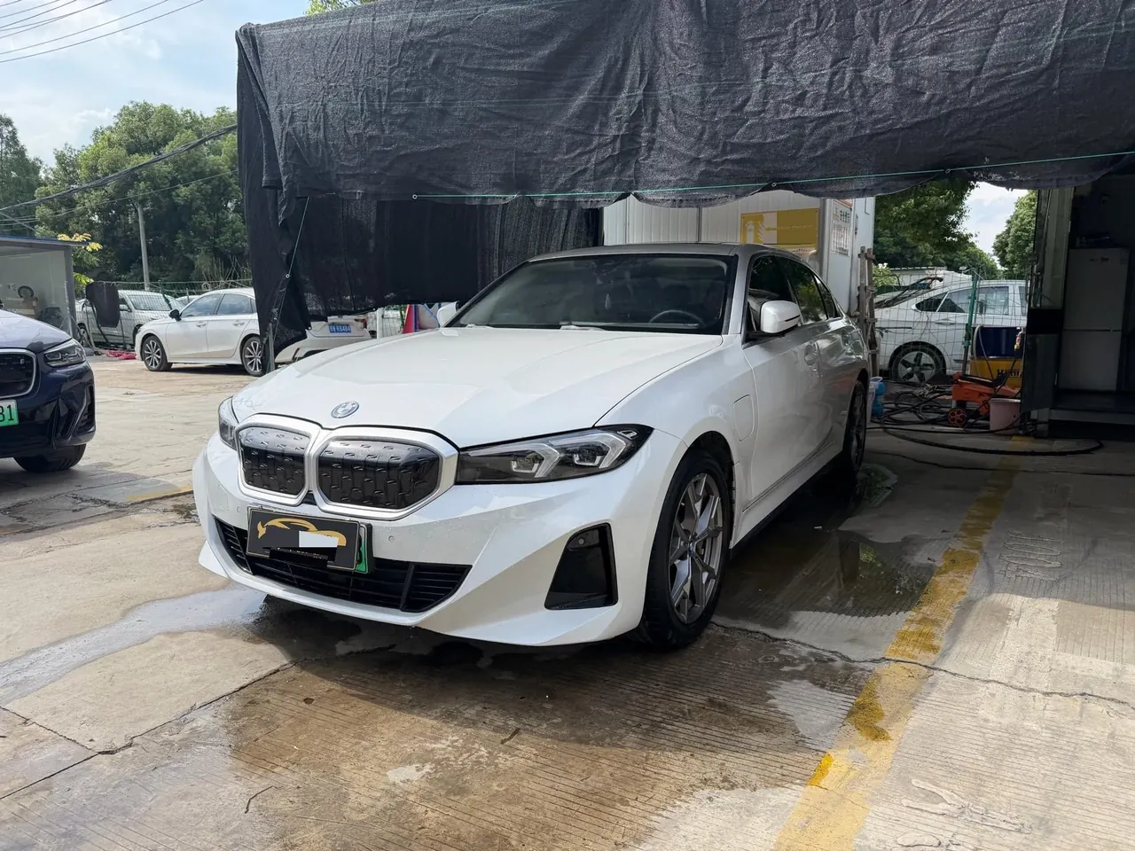 BMW 2024 i3 eDrive 35 L automatic gear - View 1