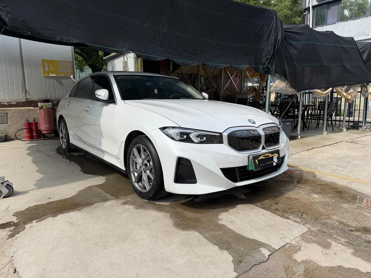 BMW 2024 i3 eDrive 35 L automatic gear 3