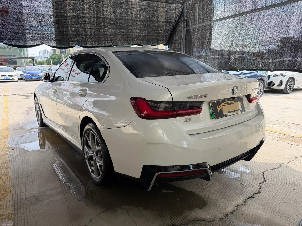 BMW 2024 i3 eDrive 35 L automatic gear 9