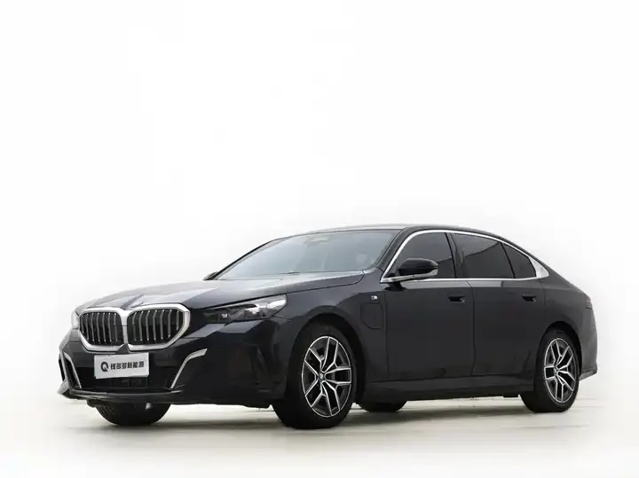 Открыть галерею: BMW i5 2024 eDrive 35L M Sport Set