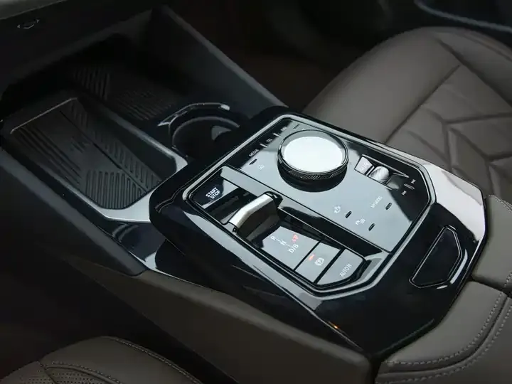 BMW i5 2024 eDrive 35L M Sport Set 9