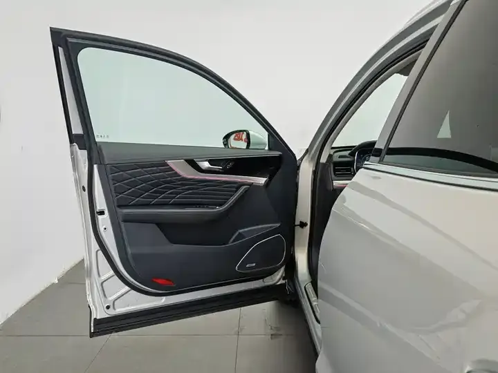 HongQi HS5 2022 to 2.0T Zhilian Flag to Enjoy Four-wheel Drive Edition 8