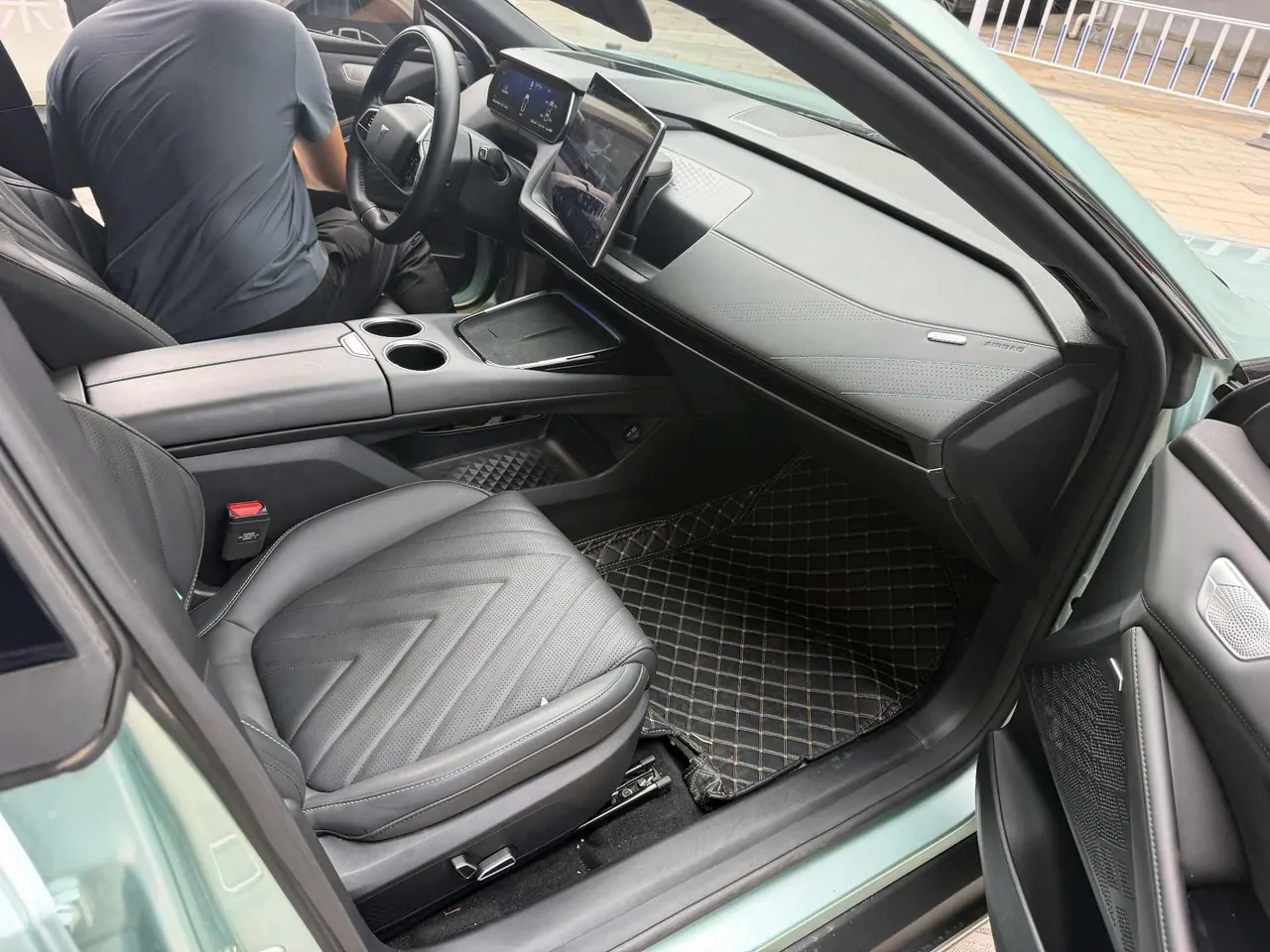 ChangAn Deepal 2023 SL 03 200Max Range-extended Automatic Gear 2