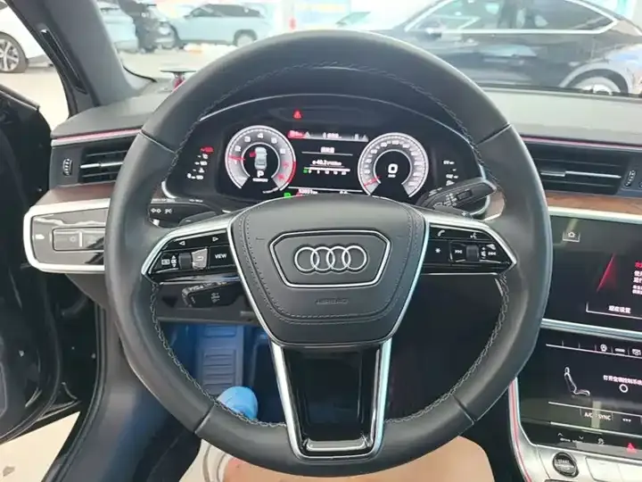 Audi A6L 2023 model changed to 45 TFSI dynamic model 11