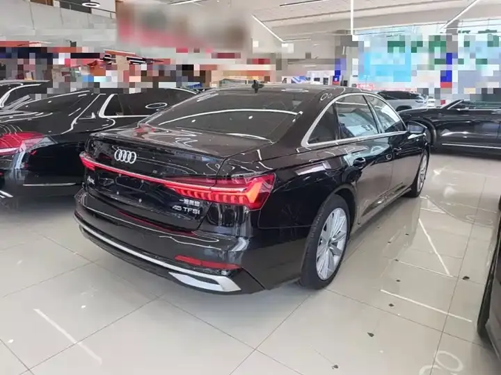 Audi A6L 2023 model changed to 45 TFSI dynamic model 7