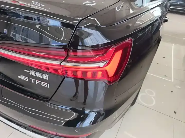 Audi A6L 2023 model changed to 45 TFSI dynamic model 8