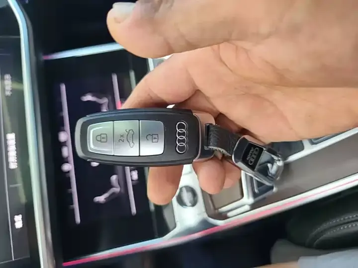Audi A6L 2023 model changed to 45 TFSI dynamic model 9